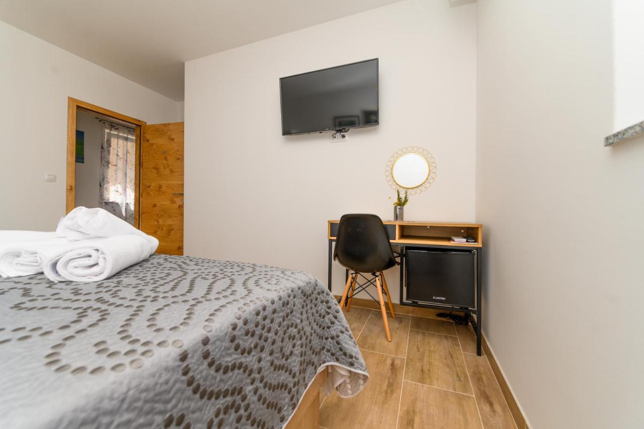 Rooms Forever Miholascica Екстер'єр фото