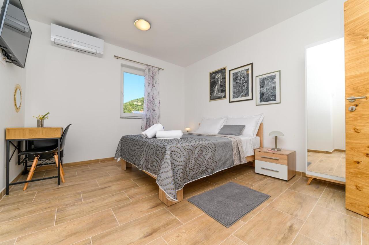 Rooms Forever Miholascica Екстер'єр фото